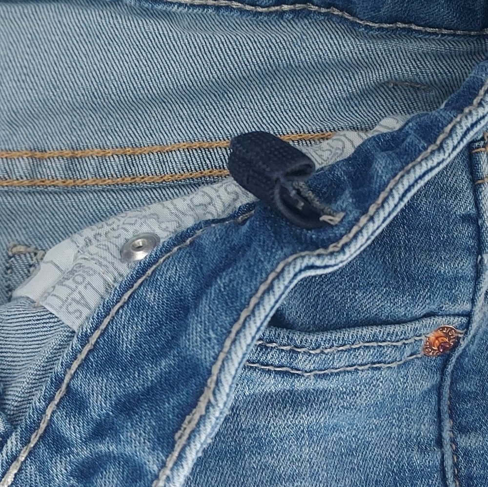 Cat & Jack, size medium 7/8, girl's denim shorts with eyelet hem - Picture 7 of 8
